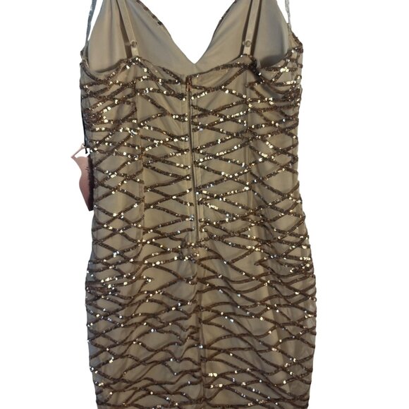 Sequined Beige and Bronze Evening Dress With Intricate Geometric Patterns - Picture 2 of 15